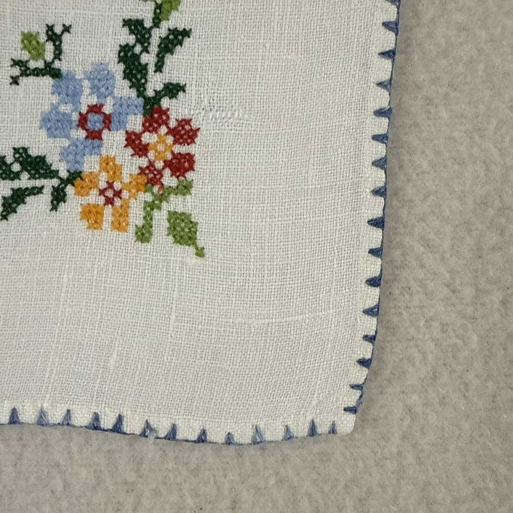 Vtg White Dinner Napkins Linen Cotton Embroidered Cross Stitch Blanket Edge 11